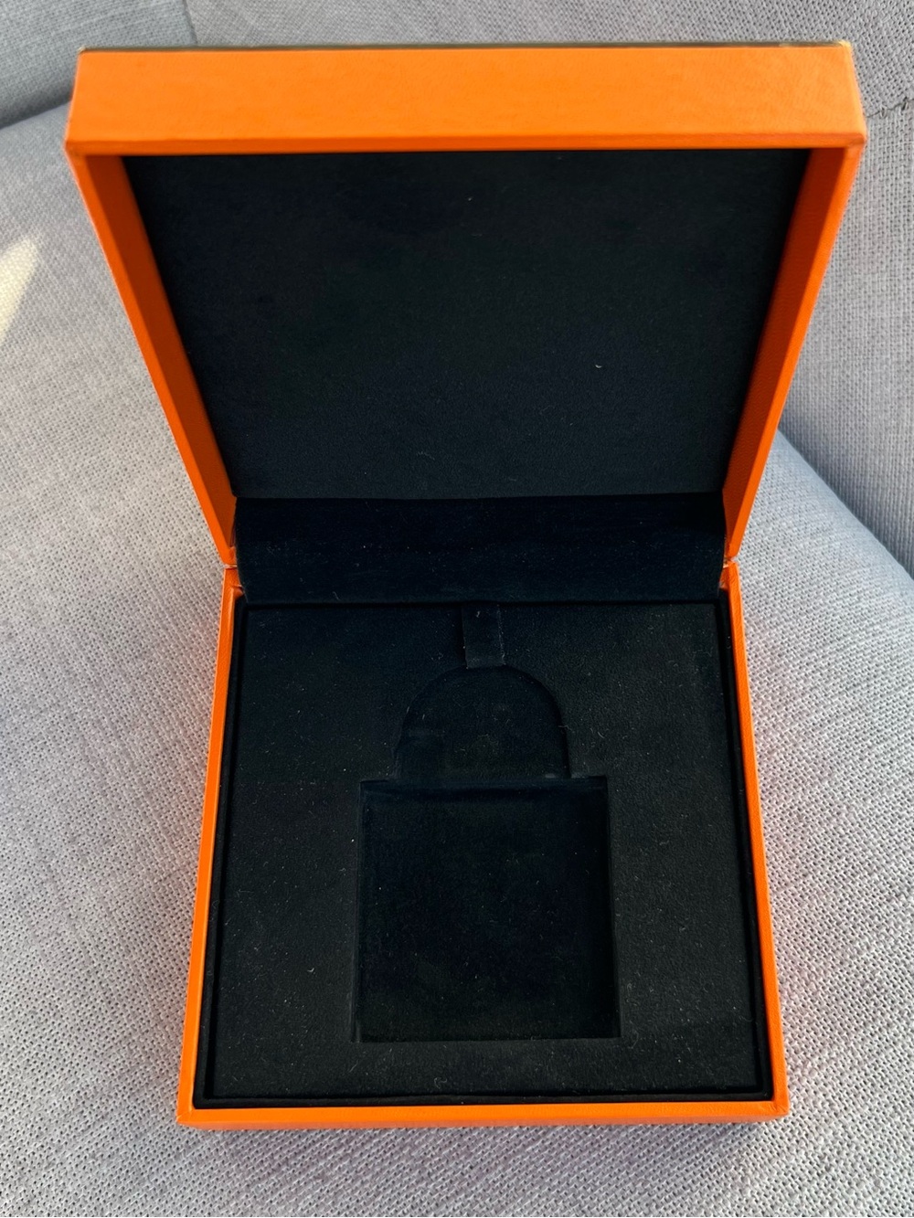 Hermès Cadenas Kelly Caleche 24 Faubourg Refillable Perfume Spray - Picture 8 of 9